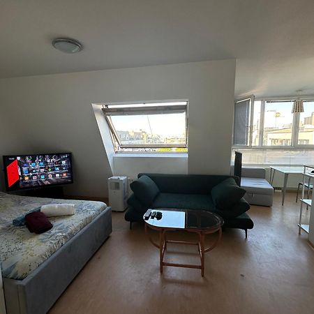 Cozy Bright Penthouse Close To U1 And U6 Metros Vienne Extérieur photo