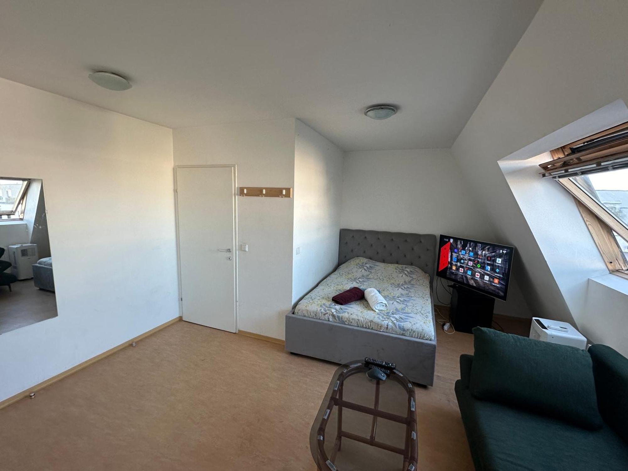 Cozy Bright Penthouse Close To U1 And U6 Metros Vienne Extérieur photo