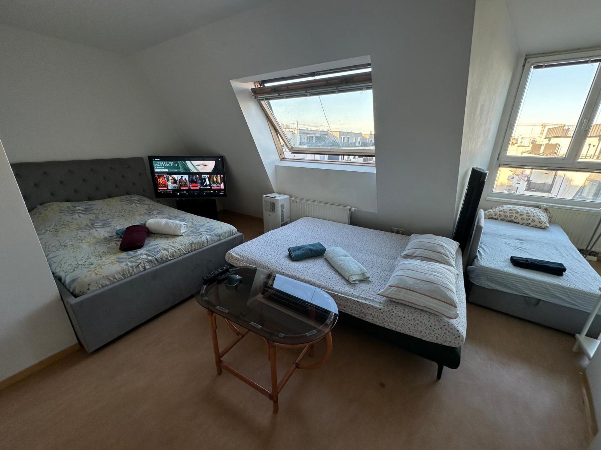 Cozy Bright Penthouse Close To U1 And U6 Metros Vienne Extérieur photo