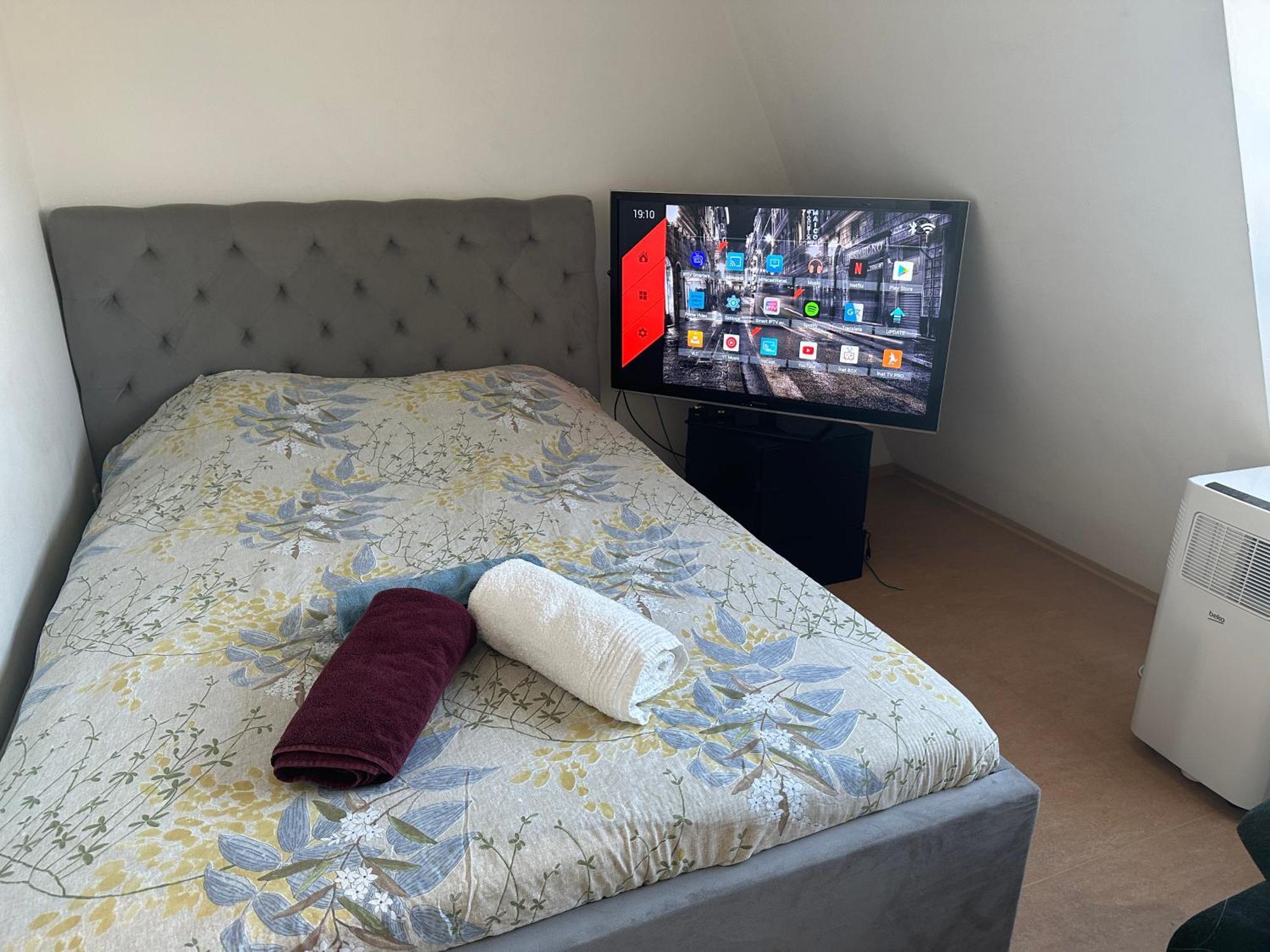Cozy Bright Penthouse Close To U1 And U6 Metros Vienne Extérieur photo